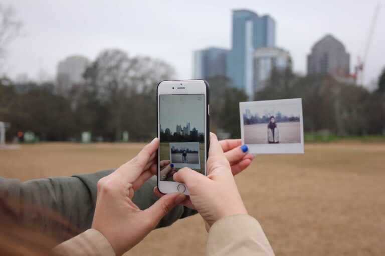 how to see shared photo albums on iphone